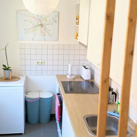 No. 55 - 10 Min To Centre