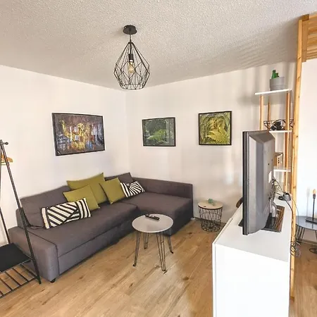 No. 55 - 10 Min To Centre Apartment *