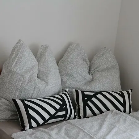 No. 55 - 10 Min To Centre