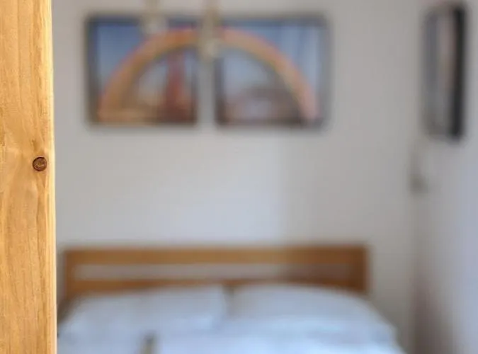 No. 55 - 10 Min To Centre