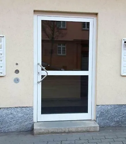 No. 55 - 10 Min To Centre